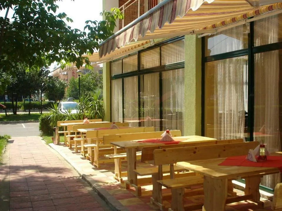 Hotel Nimfa-Rusalka Słoneczny Brzeg 2*,